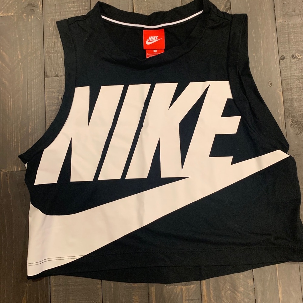 Nike Crop Top